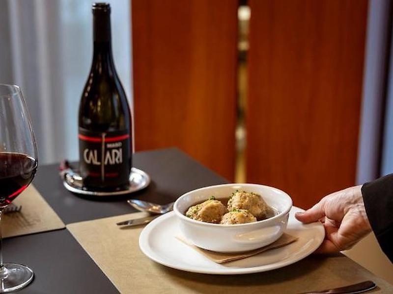 7BDB5F2F423F63787F1A69A6727B2C3B