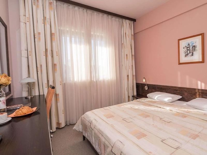 65EC7213668905CF146B9F7C89A95E9B