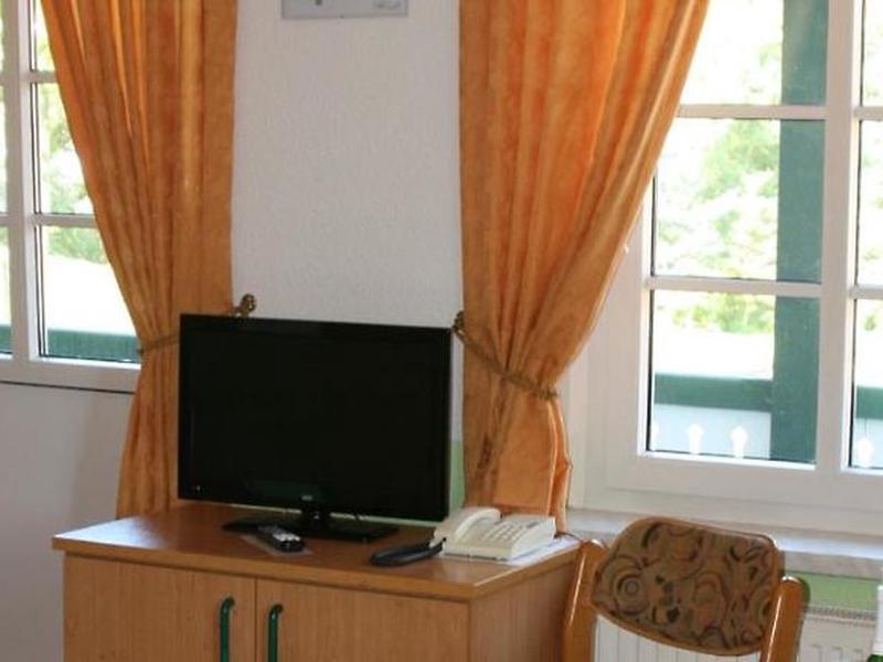 E0A1DEAB9E9CC3BF7FD7A22E605F4A1C