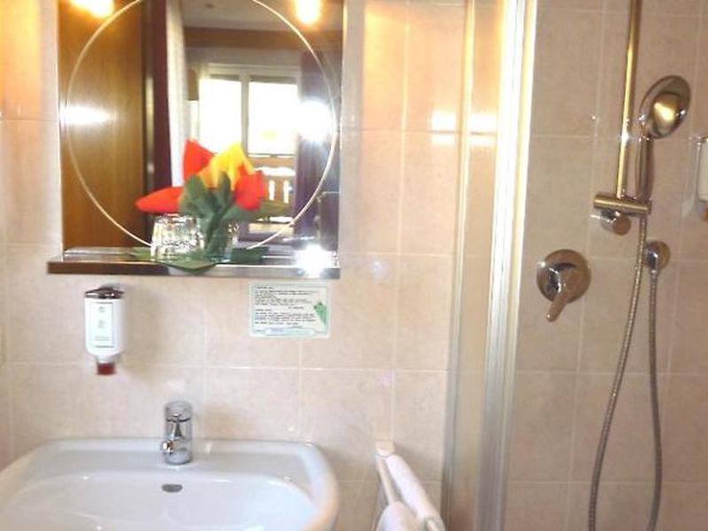 7E7A4EB7B7BCCEE680E233EDDABDE643