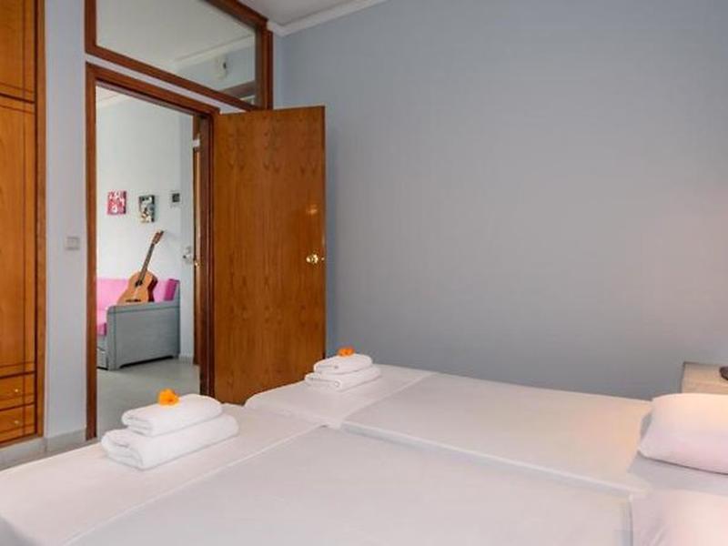 33B693925B2822B4E58CEFE44F5D8162