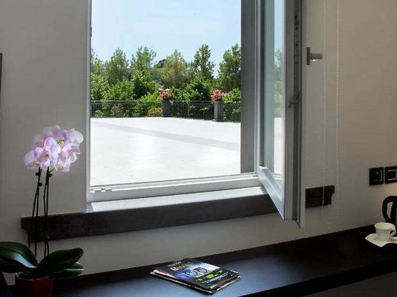 F3259DDEC370B4476A403B7CA2CA739A