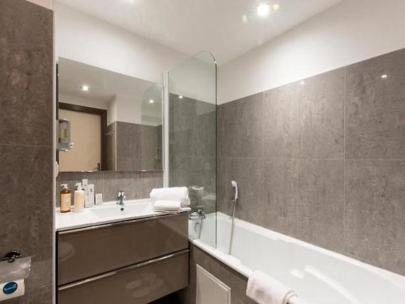 DE769F9E82D059DB914D30A6509C15B3