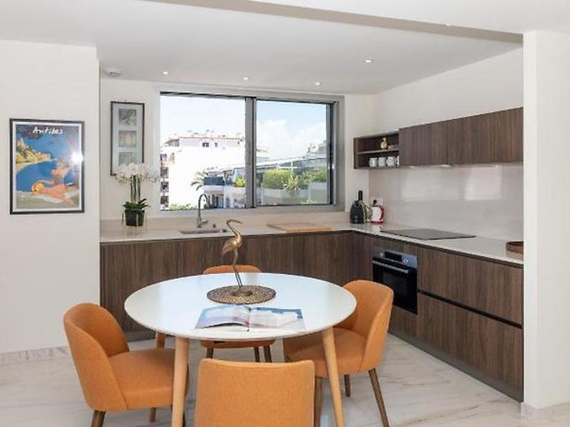 886057DD2D6CAFE84D853668A04601F9