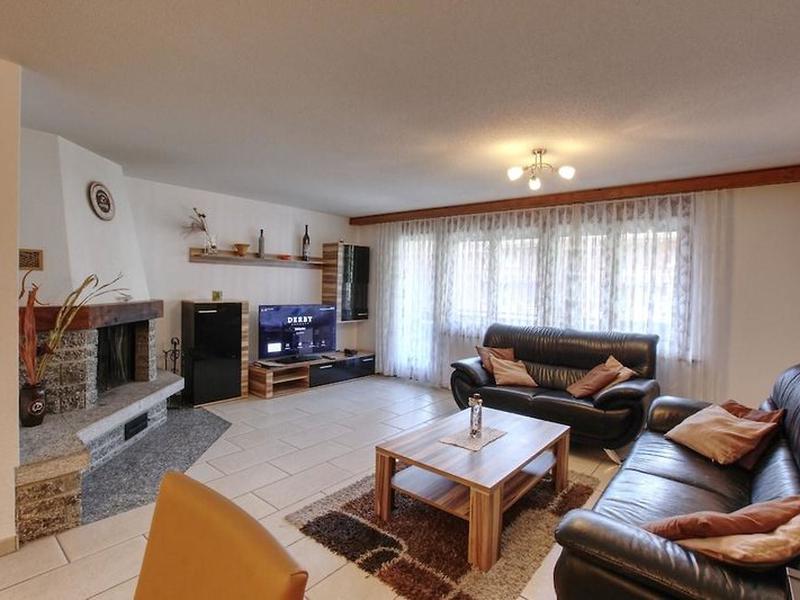 CFC7D2F1123FACD7AFCD12411FF55327