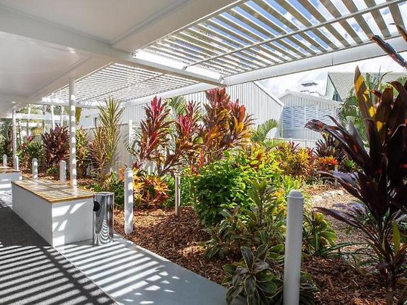 71C37B4641E50266B78E73A63847BEF8