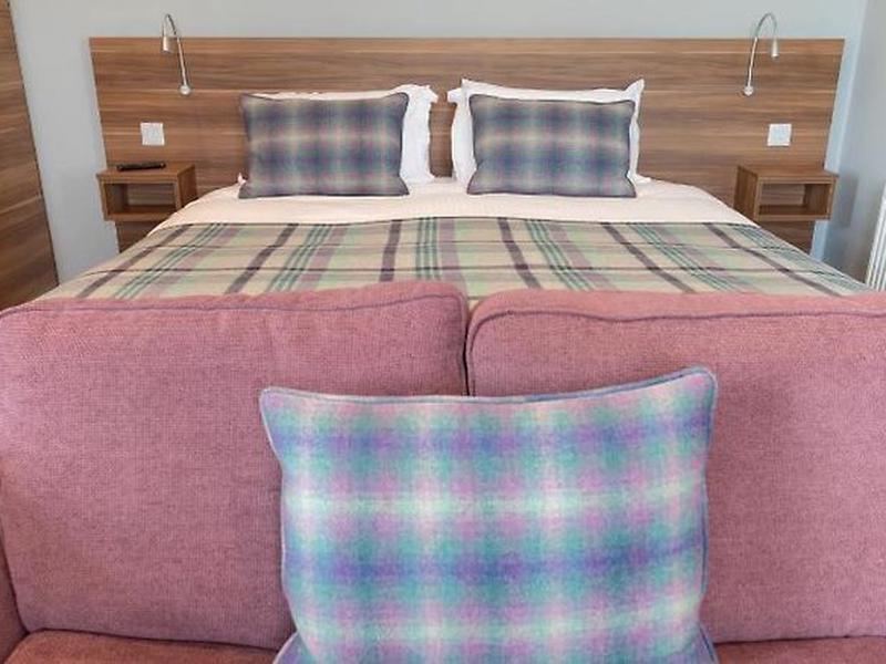 18DAD104C547547491ED2AC647FB8C3A