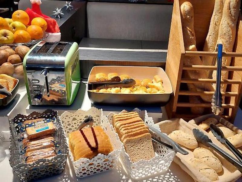 E4E4E37A13D67D64D14029568D305437