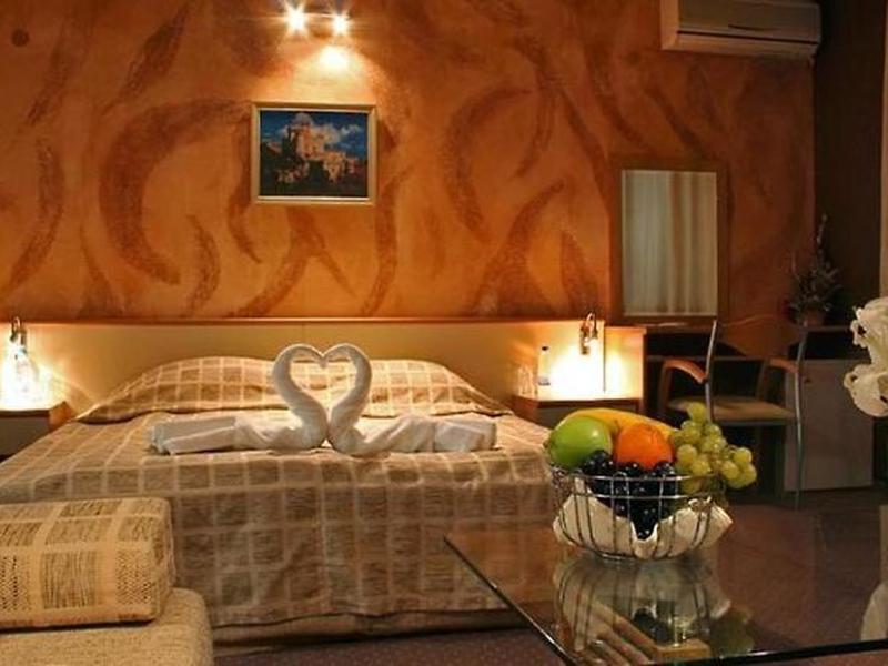 2524E1CE361590216A6E3D6C43AF1193