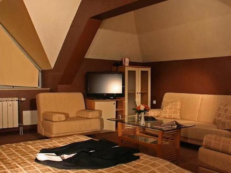 20E5AA042EF3CEE17086D88BC07CC143