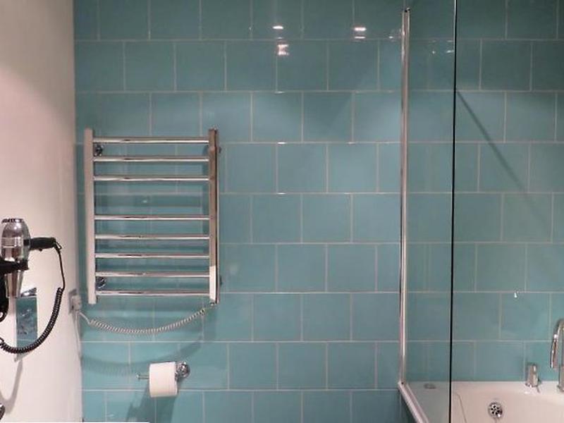 26E2D0CE9200FEEF1193D57991383FA6