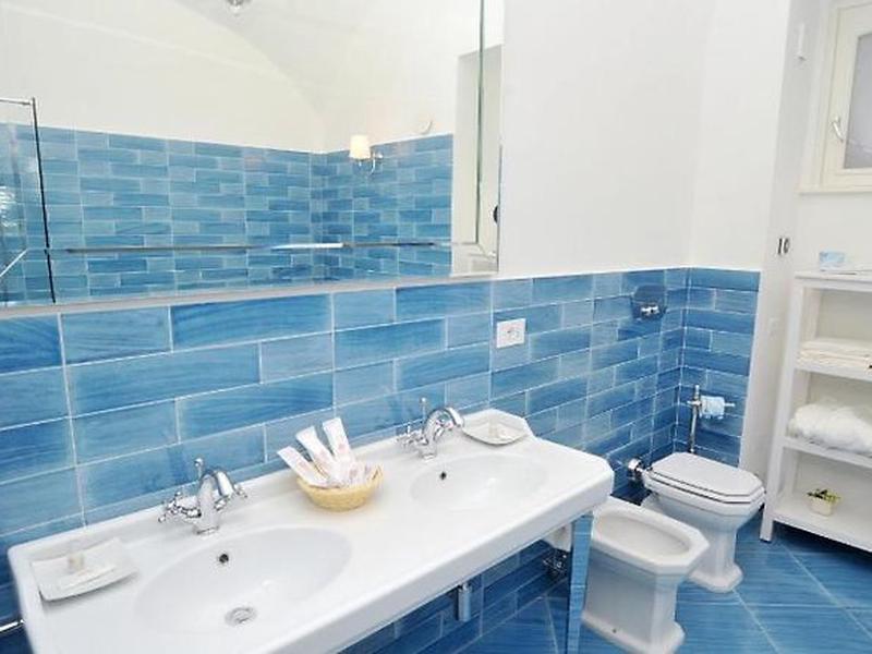 C711BB426AF5E15BAADABABF67012FEE