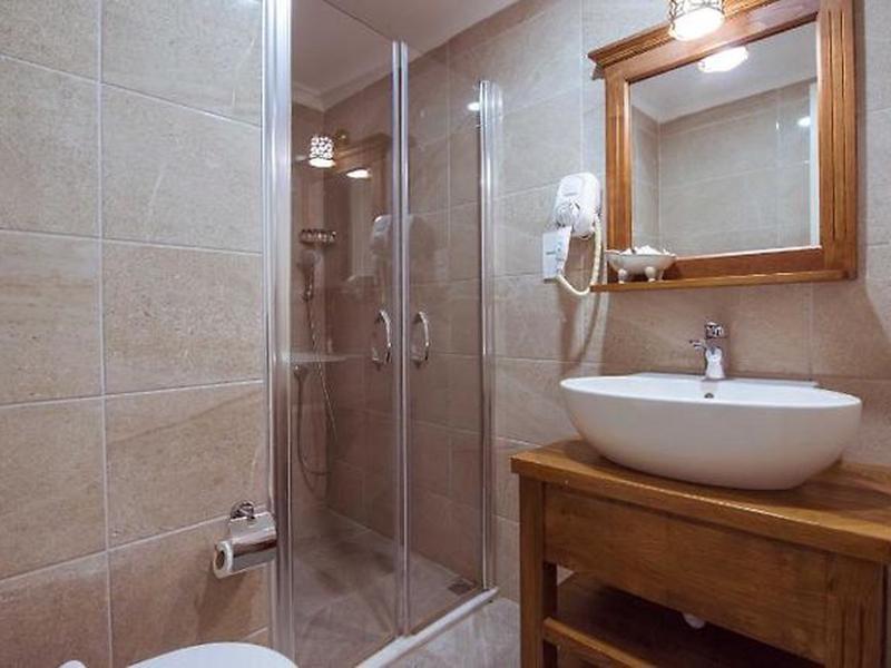 1001B1F5BCD5C423D70FA947063F4FDD