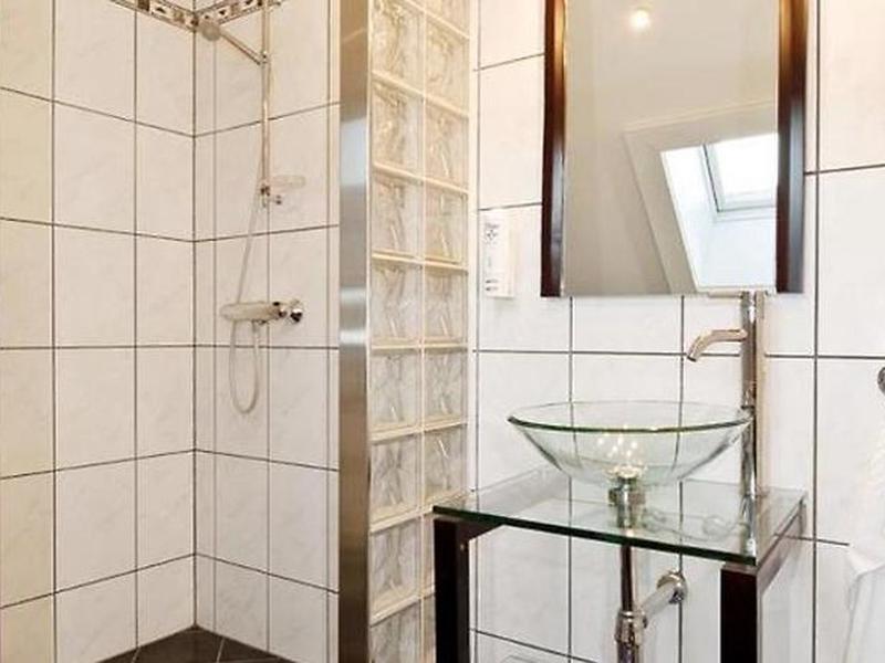 134700D3B3043B889C40E50EEBB0111A