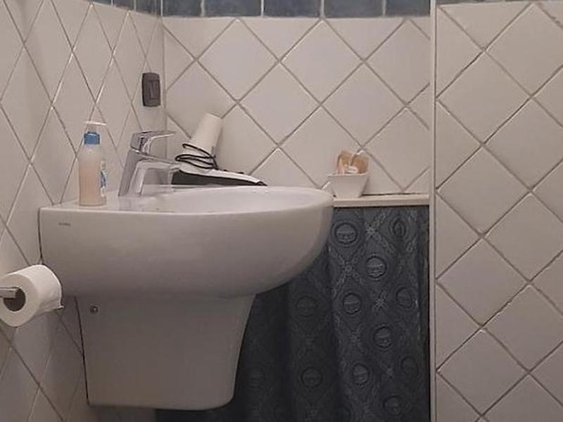 20BCB12960F318F6B6B35B946AE2CC22