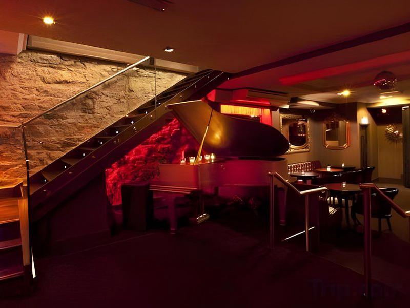 5888B0E3A35A7D12140F9464519202FC