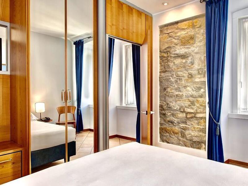 E04D471F622B4D325130307BAB24DC3C