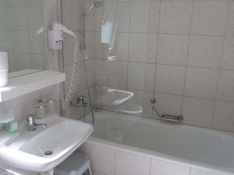 0DEBD869A4A7D3F4A4C4A44693C21D37