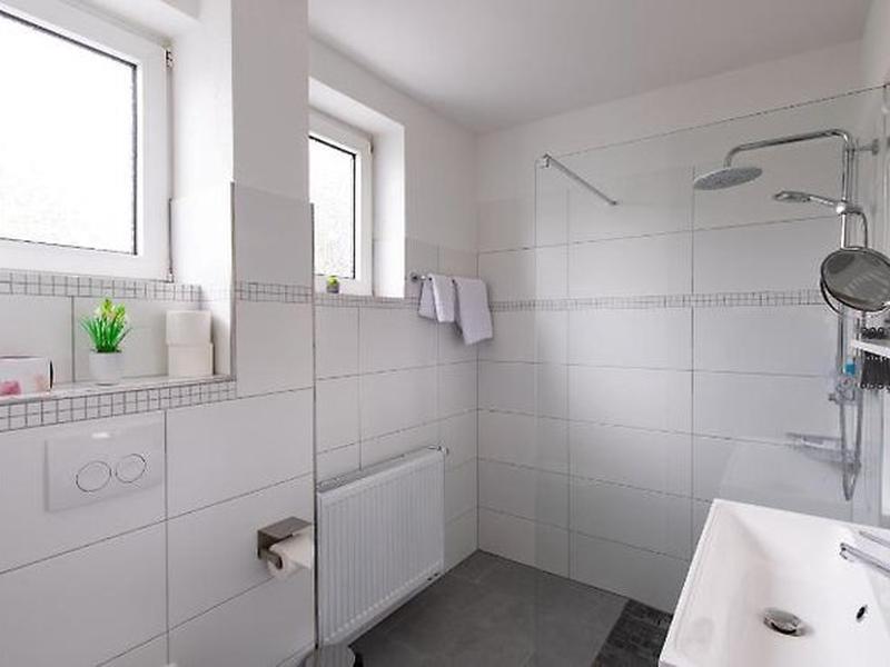 23A7A297380196D5E80C803CD768B9FD