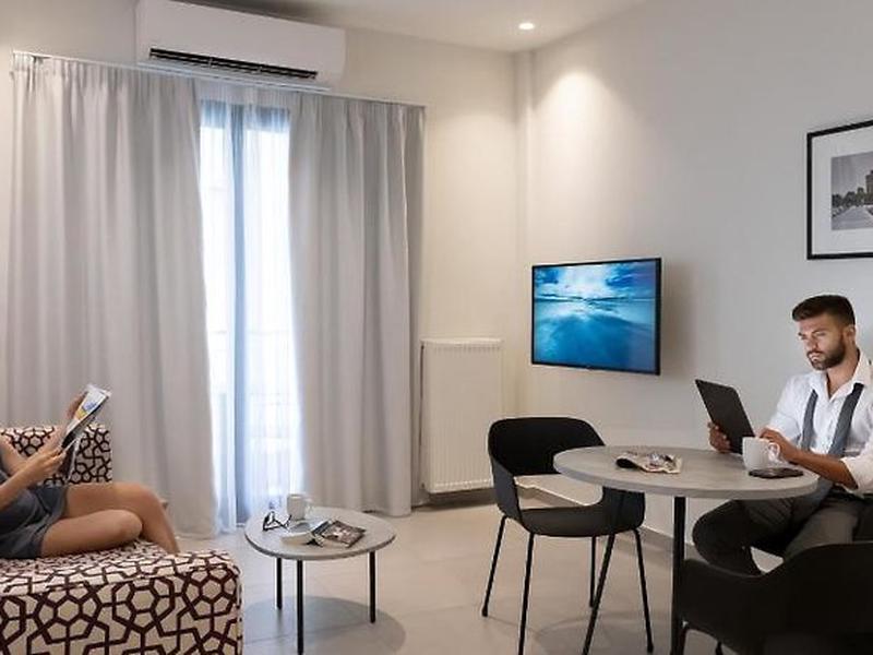 6E8A33839B563BB6594C1104AEB24F76