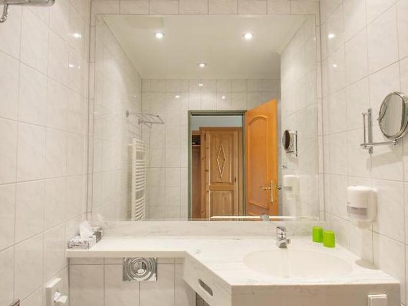 65447349DEE87CEDABC12E077DCBF93E