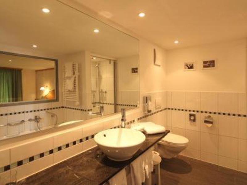 901025C1878541479E784CA3D243F617