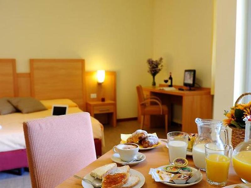 925630574951F85F8540F7D66A330596