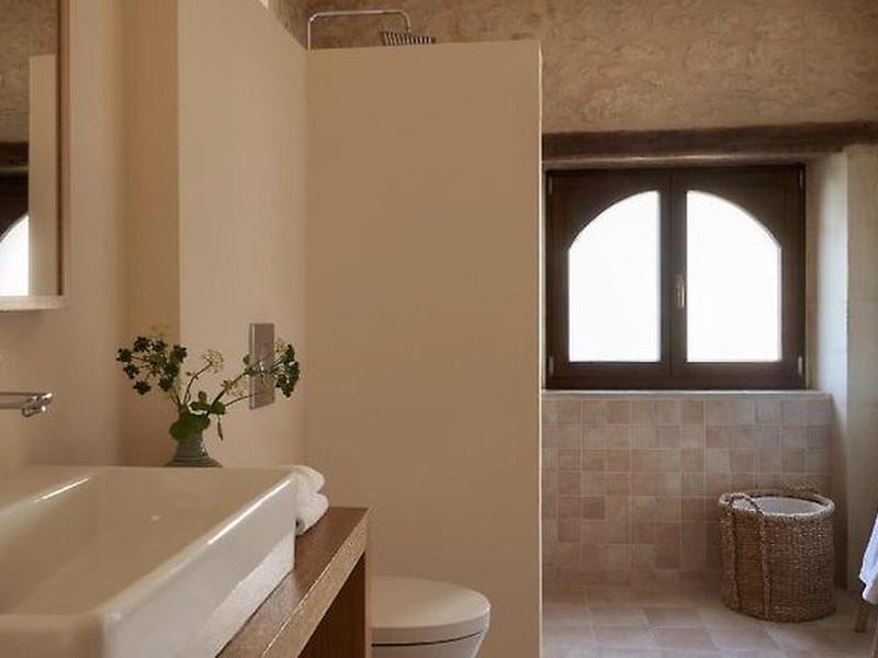 CBB282864D504706BF3A3D249309EFAB