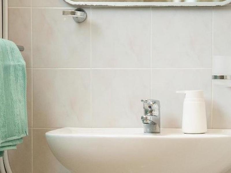 16E4F46247ED710A7406C1B04B0AB59B