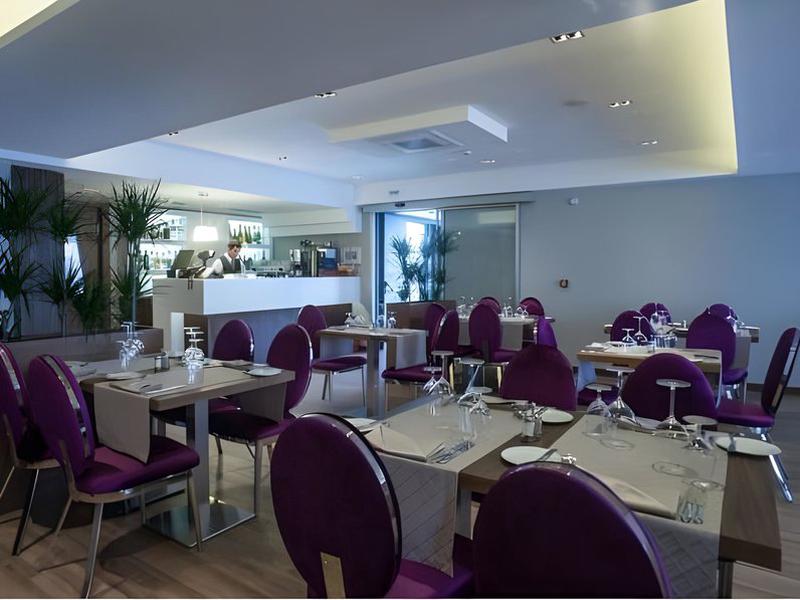 94ED6F04A8913E94D8F19B0C41B7B241