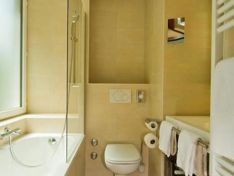 0523739514C18253821995AA6633B856