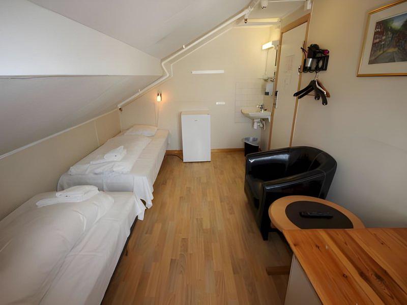 4A1EE0339A1E3E45E15DAFA90351CDD0