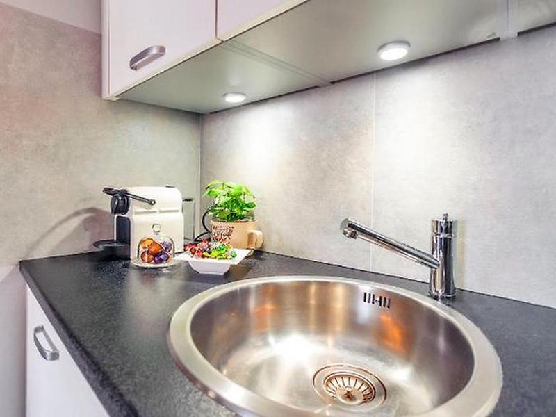 D4063E52EC513B285D711232F8746C11