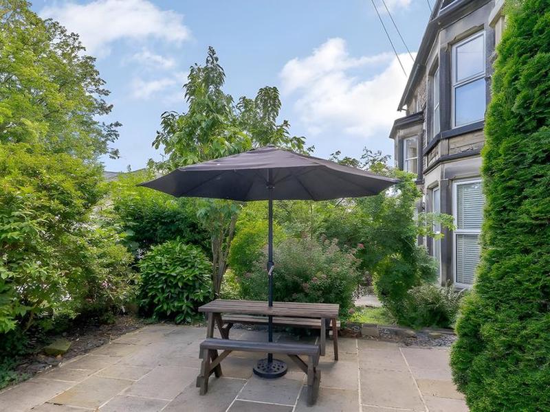 6130FB220DC42E85FE553973C2C1AE21