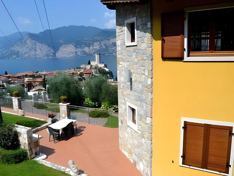 8D8953C34724AEF09FB23AEE817B5E9B