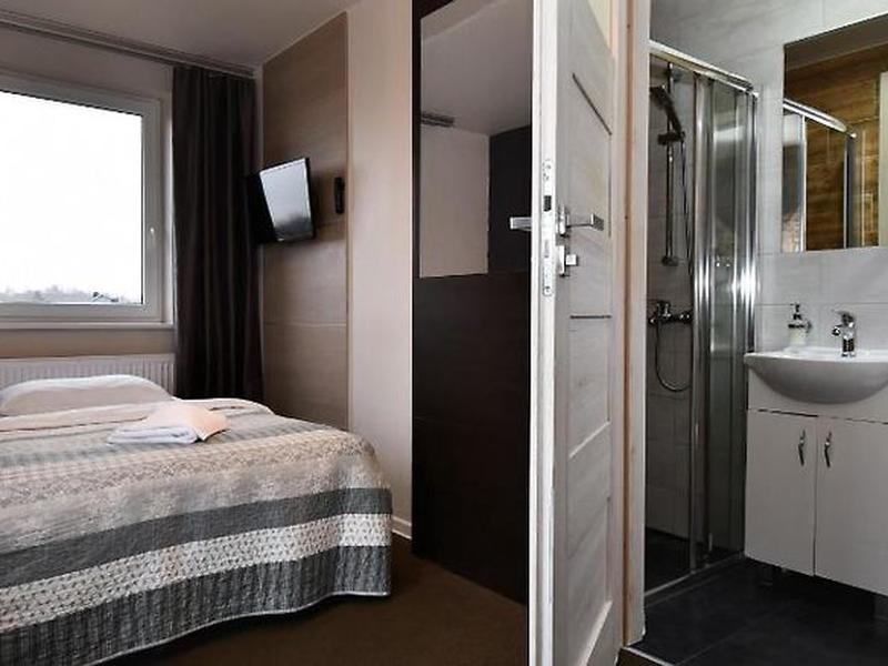 2187DFE2087D40299D5F8022682BCF1E