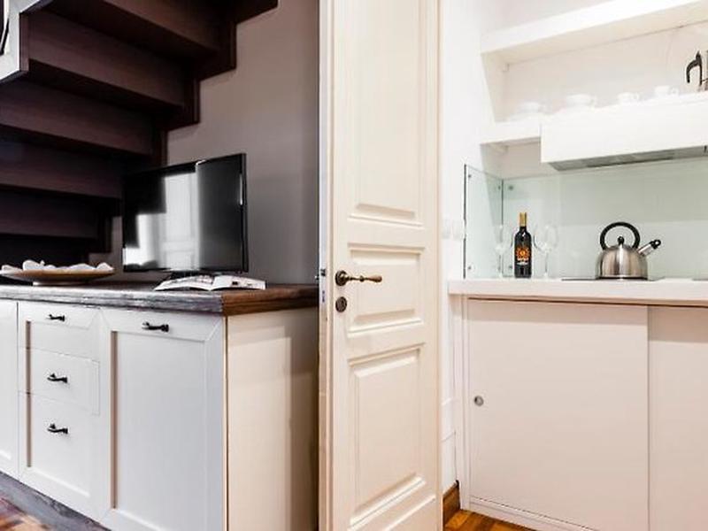 EFA60E73B7F57E94783D08E321FBD4EB