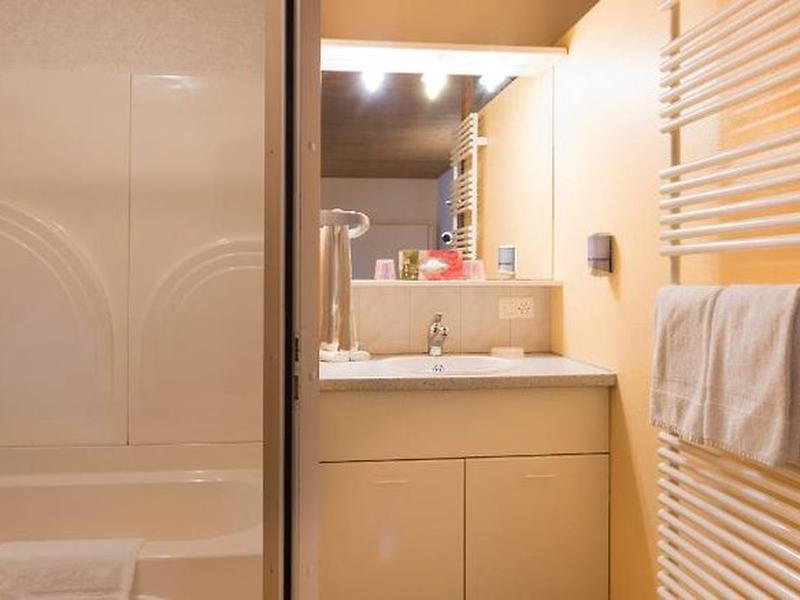 309FB1240687DF5DFB3A8327D31C4750