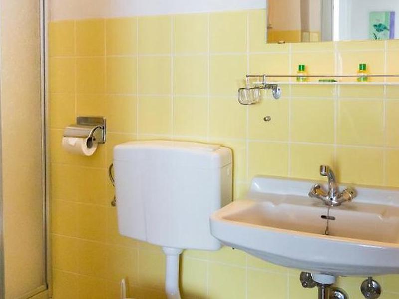 2AC6867EBB0B118146317518F83F02FD