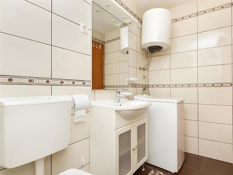 F2517E7A1910FFAFC03E187D2C10A6F4