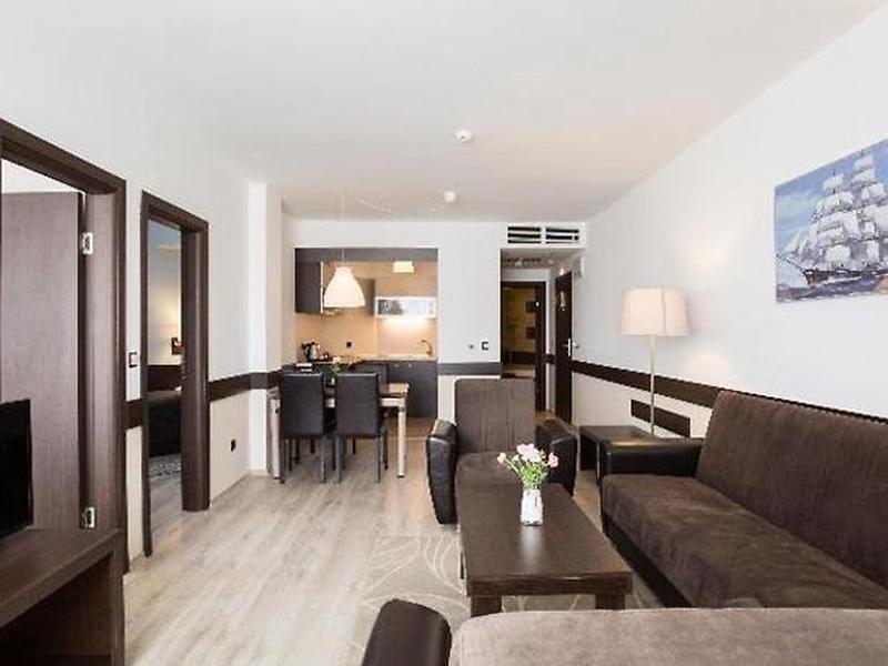 C9A8DD3D3C72477AE8ADF385535F7AC6