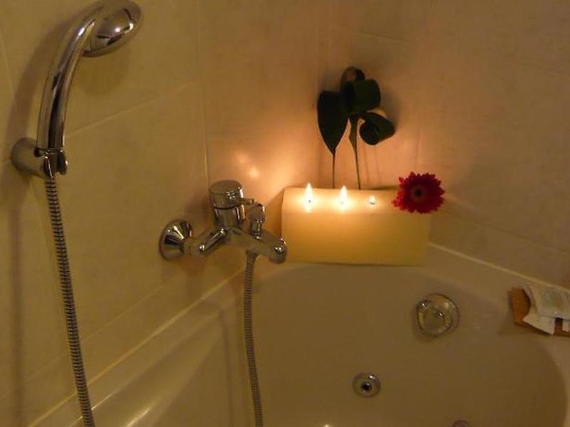 08DF5B07DC8FF5177175CD1E2402921C