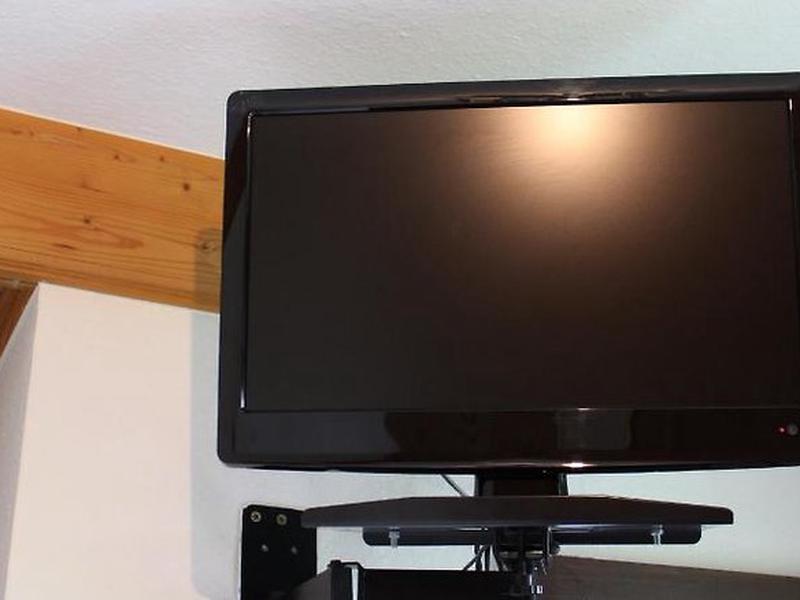 19817C538A09F5F4F5969D0CECD73C7E