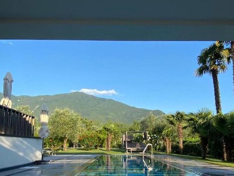 09FEC8CC6604E24E41D3A7AD14A11E03