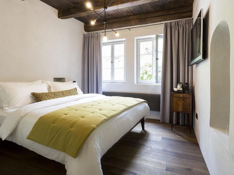 FBEBFB1DA805AA42A27F864F57DDB661