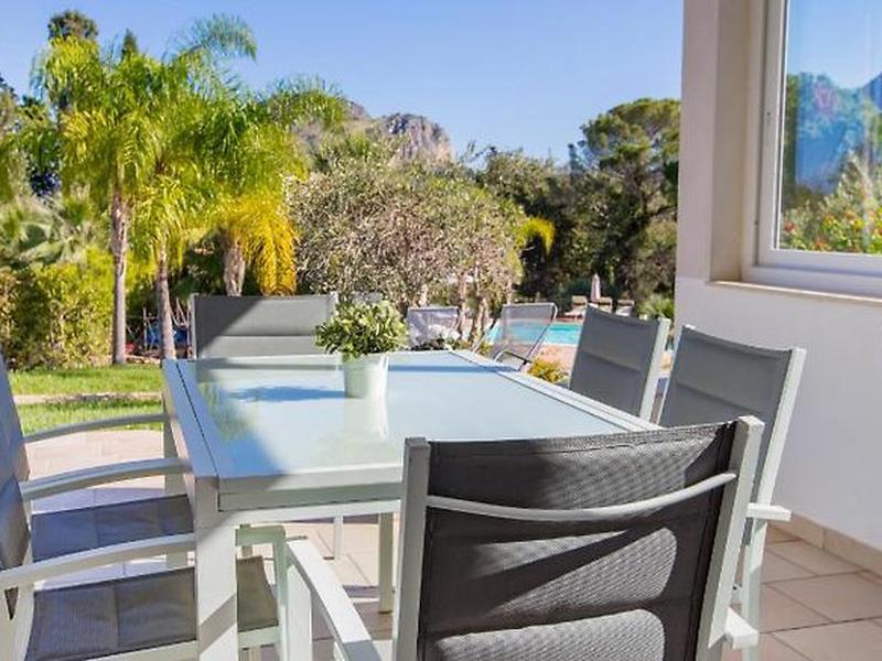 563B27DDE934DF75F3D8E43D6ED5A909