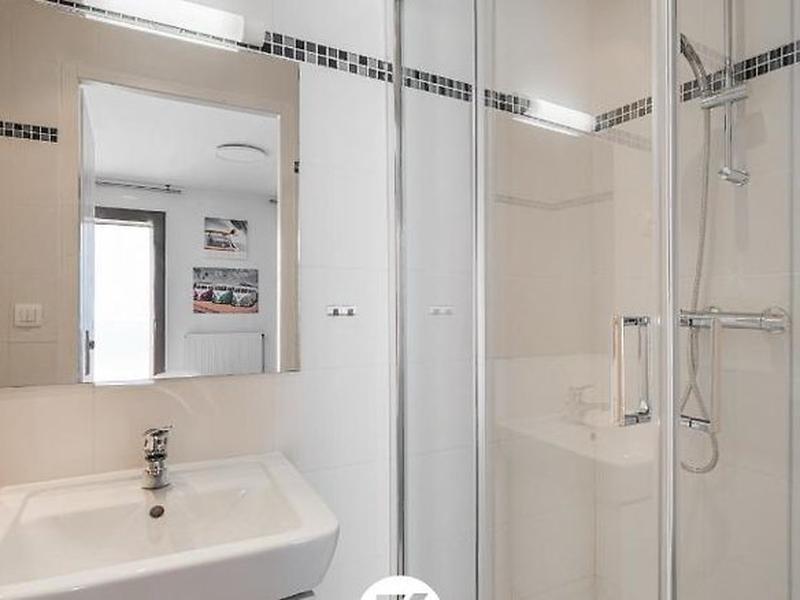 200A6A72F6942AD3A17DA52A20684063