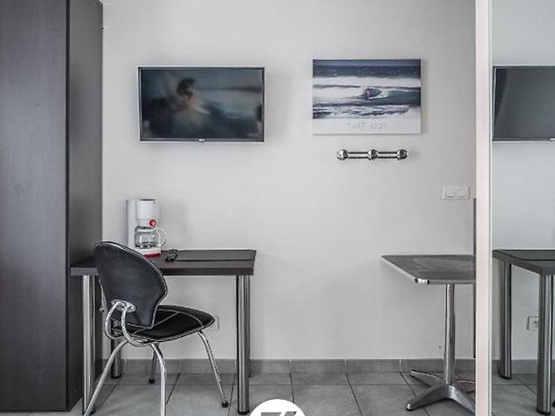 9CCDCCA301799F6C13D390D55A48AD9B