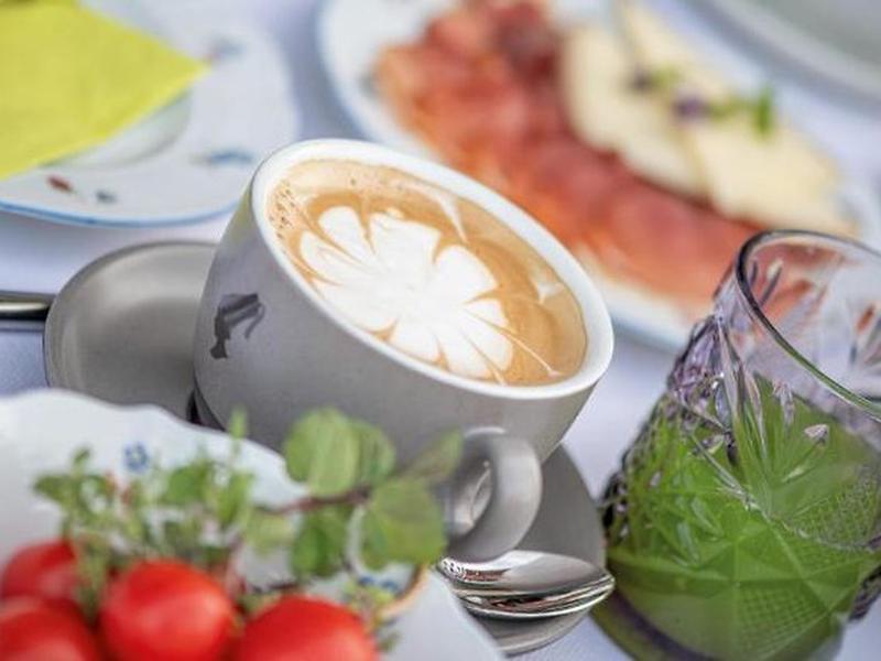 B182F2B64BE353866FBE7CF56D66160F