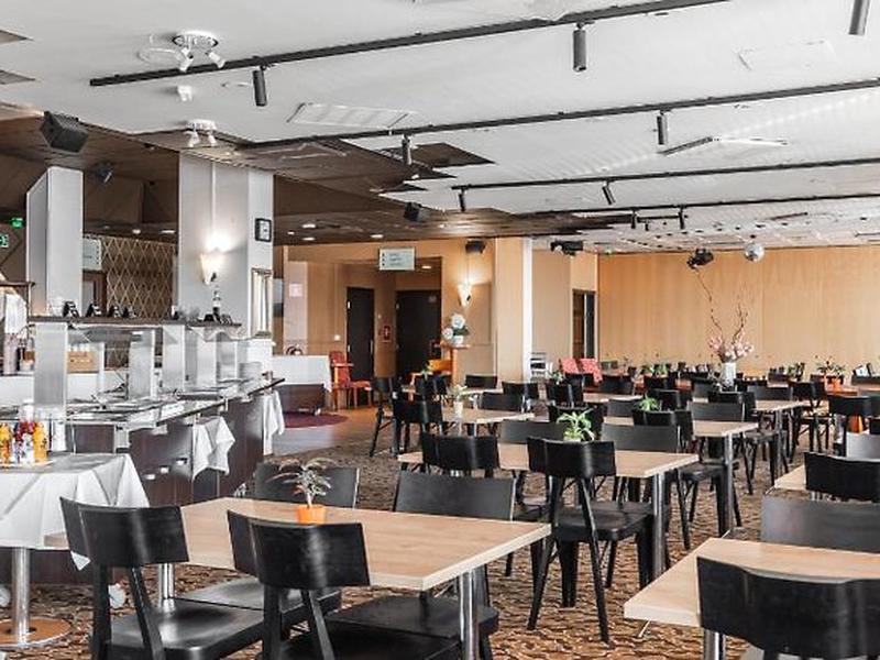 CB570C4E38AAE8602DCA97E1C915E687